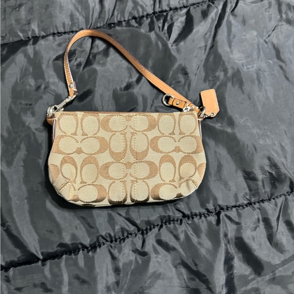 Coach Handbags - Classic Coach Wristlet / Wallet / Pouch great shape for the age​